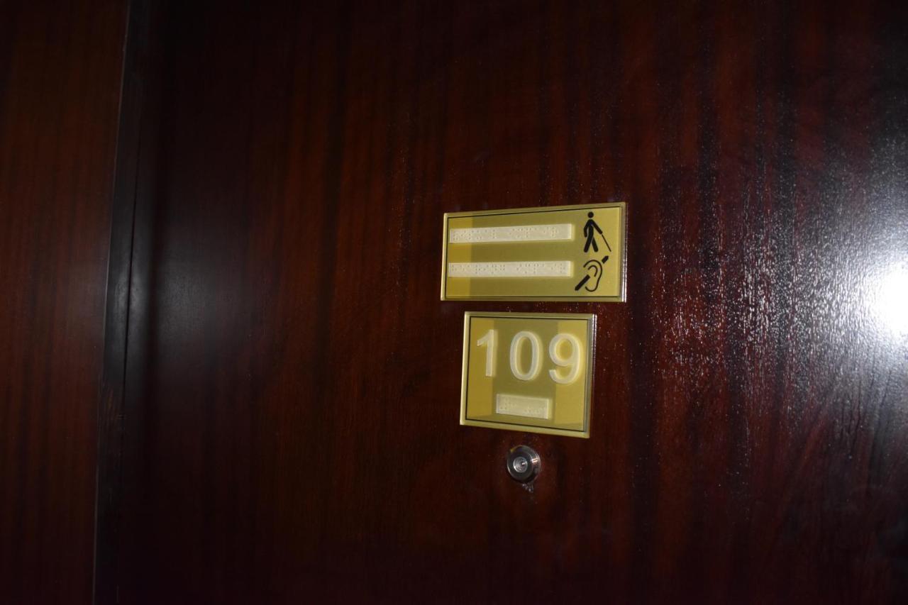 วัน ทู วัน แกรนด์ มาร์เบีย Aparthotel อัลโคห์บาร์ ภายนอก รูปภาพ
