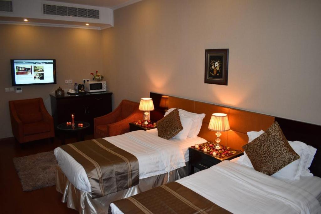 วัน ทู วัน แกรนด์ มาร์เบีย Aparthotel อัลโคห์บาร์ ภายนอก รูปภาพ