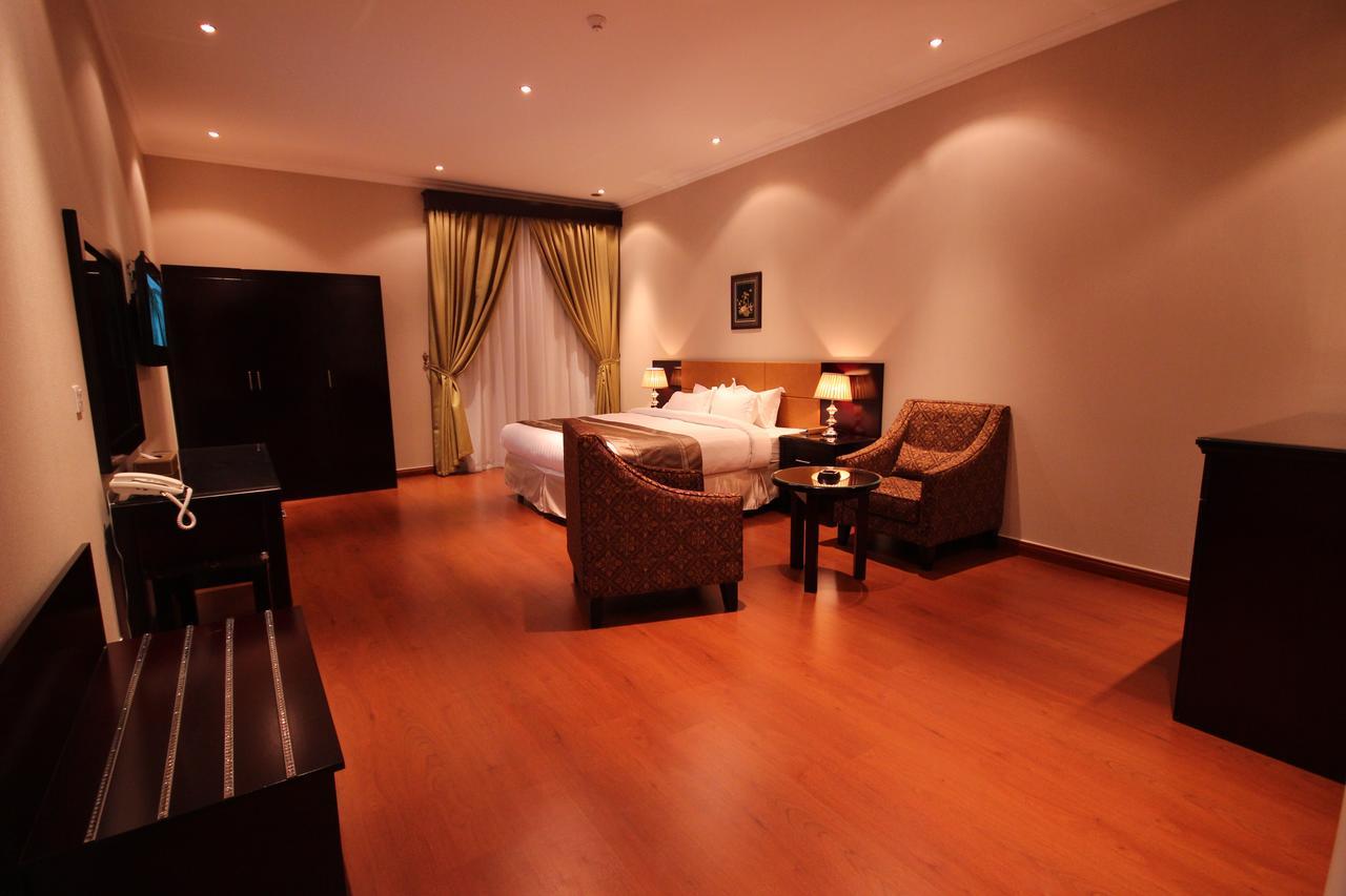 วัน ทู วัน แกรนด์ มาร์เบีย Aparthotel อัลโคห์บาร์ ภายนอก รูปภาพ