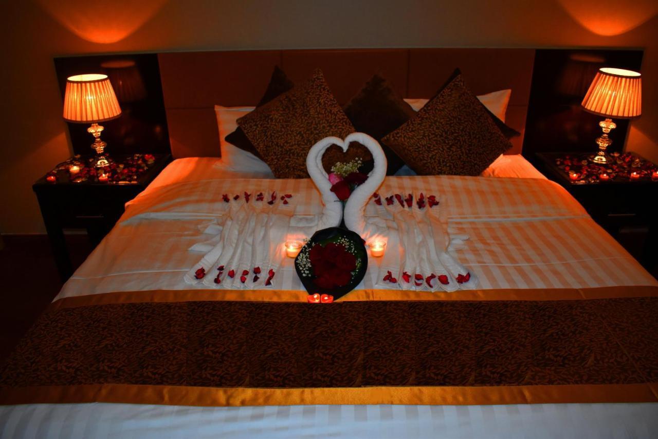 วัน ทู วัน แกรนด์ มาร์เบีย Aparthotel อัลโคห์บาร์ ภายนอก รูปภาพ